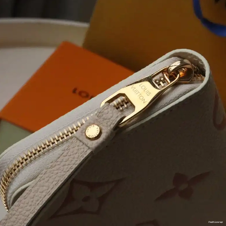 Fashionrepsfam ru LV 2304DJ0072 Bag 0810